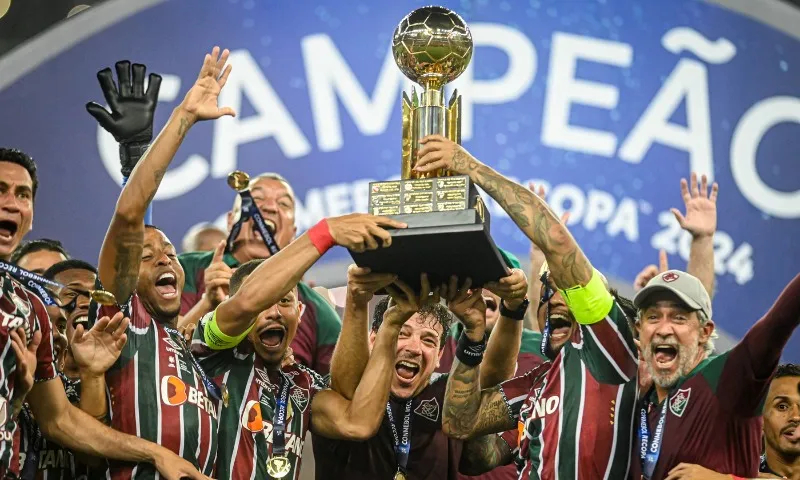 Imagem ilustrativa da imagem Fluminense é campeão da Recopa com Arias herói e exorciza fantasma LDU