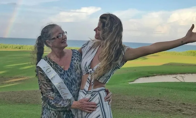 Imagem ilustrativa da imagem Gisele Bündchen fala pela 1ª vez após morte da mãe