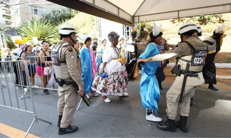 Imagem ilustrativa da imagem Governador da Bahia proíbe pistola de água no Carnaval