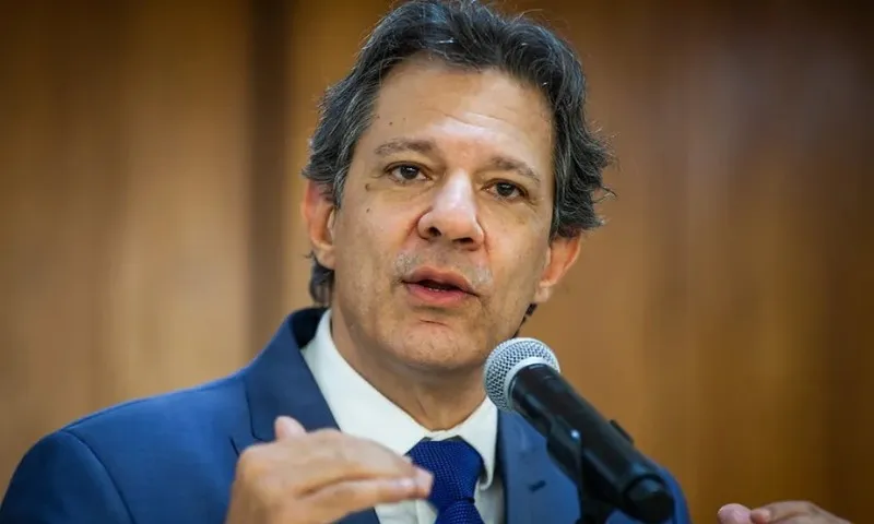 Imagem ilustrativa da imagem Haddad anuncia limite para compensação tributária e reoneração da folha de salários