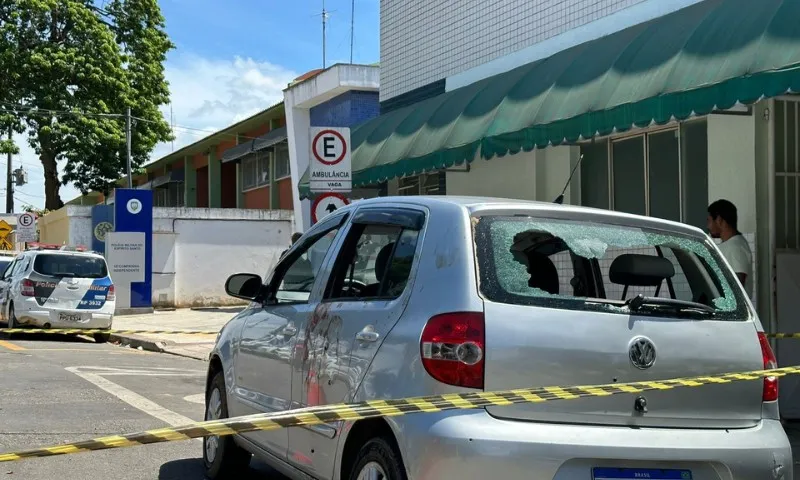 Imagem ilustrativa da imagem Homem é morto a tiros dentro de carro em Cariacica