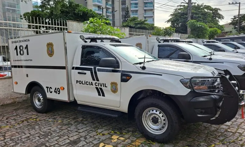 Imagem ilustrativa da imagem Homem é preso de cueca no meio da rua após matar mulher a facadas no ES