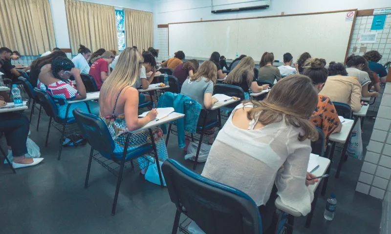 Imagem ilustrativa da imagem Inscrições abertas para 1.055 bolsas de graduação