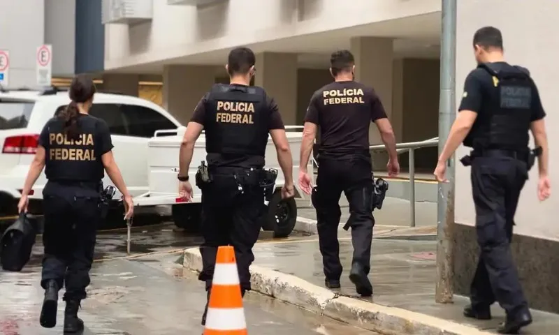 Imagem ilustrativa da imagem Lesa Pátria: Polícia Federal cumpre mandado no ES em nova fase da operação