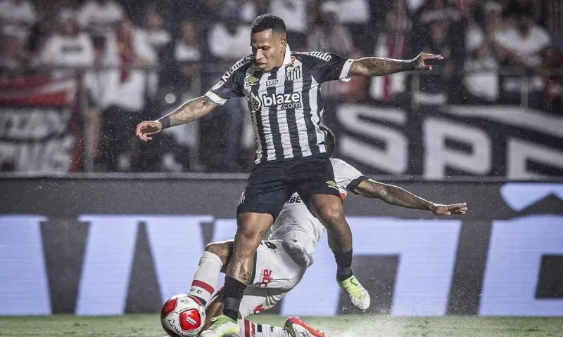Imagem ilustrativa da imagem Líder Santos impõe 2ª derrota seguida ao São Paulo no Paulistão