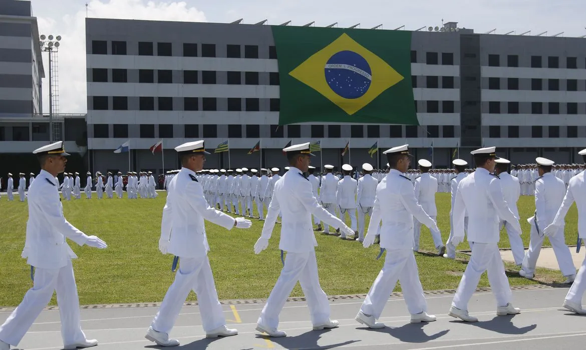 Imagem ilustrativa da imagem Marinha divulga edital de concurso público com 1.680 vagas para fuzileiros navais