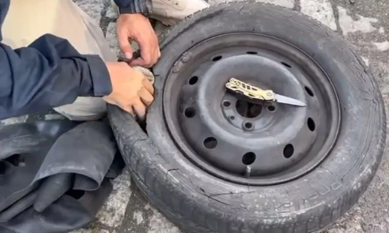 Imagem ilustrativa da imagem PRF apreende drogas dentro de pneu em carro na Serra