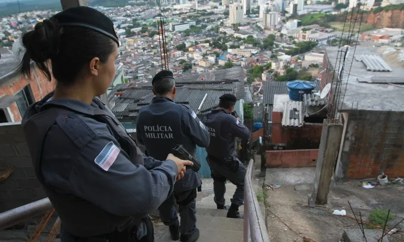 Imagem ilustrativa da imagem Policiais vão usar câmeras em uniformes em 2024