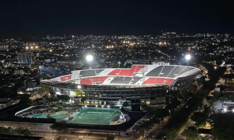 Imagem ilustrativa da imagem Presidente da Federação Pernambucana de Futebol interdita Estádio do Arruda