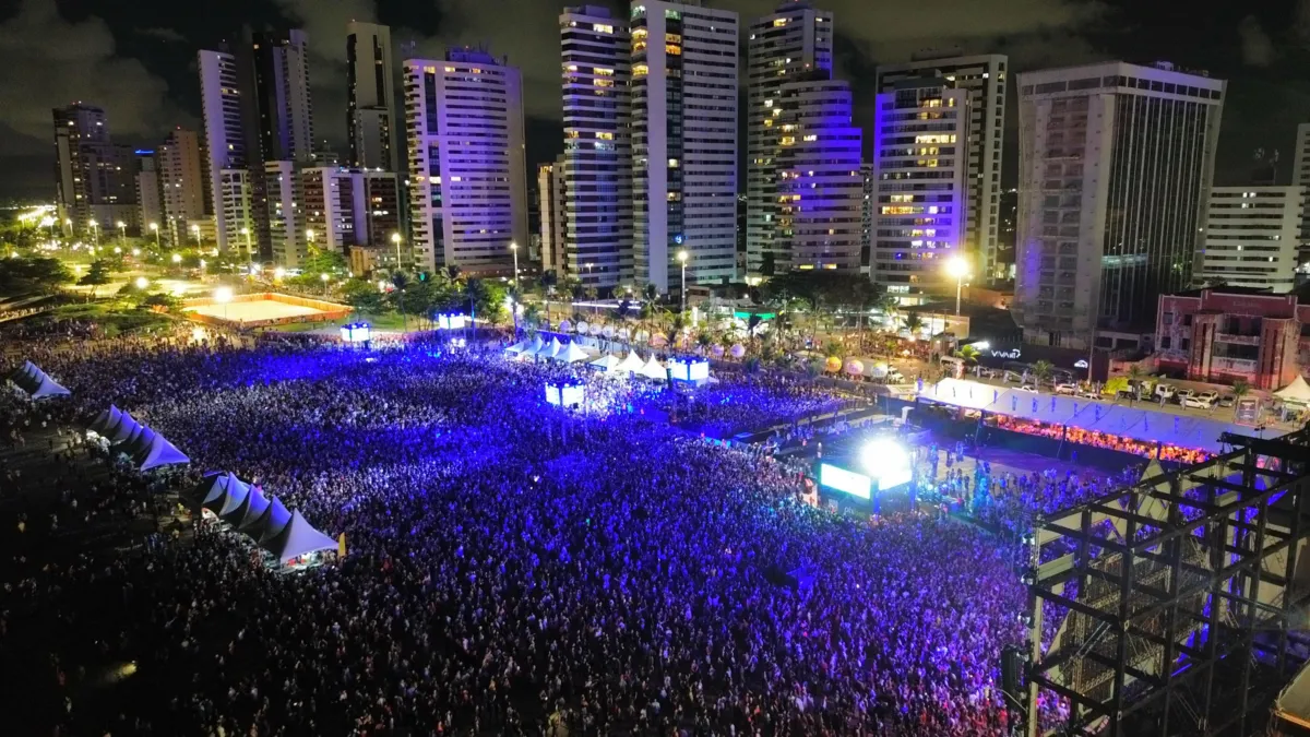 Imagem ilustrativa da imagem REVEILLON DO RECIFE 2024: Veja imagens do primeiro dia da festa