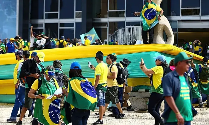 Imagem ilustrativa da imagem STF condena mais 29 réus pelos ataques do 8 de janeiro