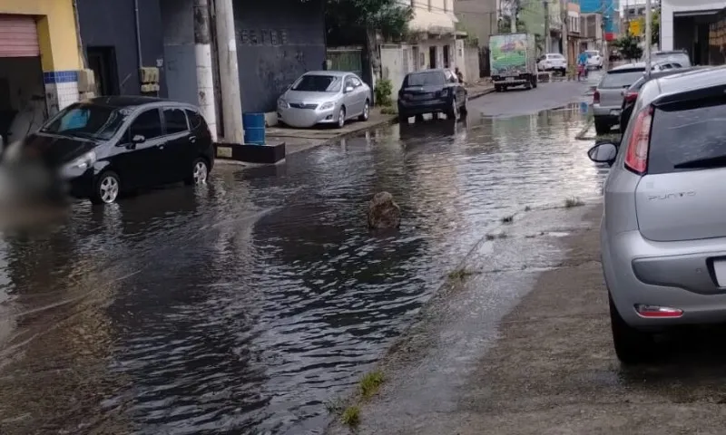 Imagem ilustrativa da imagem Temporal causa estragos e alagamentos na Grande Vitória