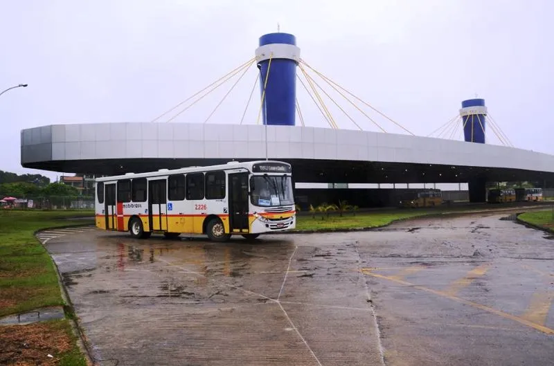 Imagem ilustrativa da imagem Veja qual ônibus pegar para ir ver Sport x Santa Cruz na Arena Pernambuco