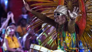 Imagem ilustrativa da imagem Brinque o Carnaval gastando menos. Veja dicas de um economista
