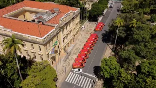 Imagem ilustrativa da imagem Governo de Pernambuco entrega novas viaturas ao Corpo de Bombeiros