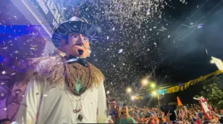 Imagem ilustrativa da imagem Homem da Meia Noite fez desfile enaltecendo as nações indígenas
