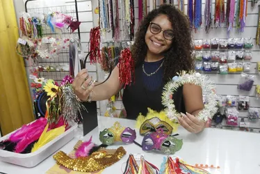 Imagem ilustrativa da imagem Acessórios de Carnaval a partir de R$ 10 no Centro de Vitória
