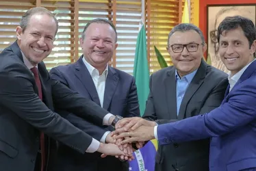 
          Imagem ilustrativa da imagem Antigo DEM quer transformar Bivar em “rainha da Inglaterra”
          