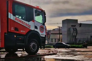 Imagem ilustrativa da imagem Após fim de relação, homem incendeia casa da família na véspera de Natal