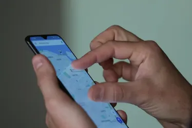 Imagem ilustrativa da imagem App do governo para bloquear celular roubado já tem 155 mil cadastros