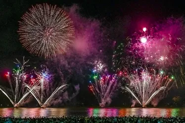Imagem ilustrativa da imagem Até 20 minutos de fogos nas praias do ES