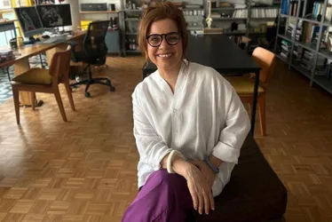 Imagem ilustrativa da imagem Atriz Isabel Teixeira retira mamas após descobrir síndrome rara