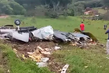 Imagem ilustrativa da imagem Avião cai e deixa 3 mortos e 2 desaparecidos no interior de Minas Gerais