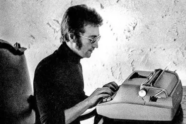 Imagem ilustrativa da imagem Bala da arma utilizada no assassinato de John Lennon vai a leilão na Inglaterra
