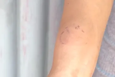 Imagem ilustrativa da imagem Balconista é agredida pelo marido por causa de presente de natal na Serra