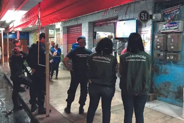 Imagem ilustrativa da imagem Bares e restaurantes do ES preveem 2 mil demissões