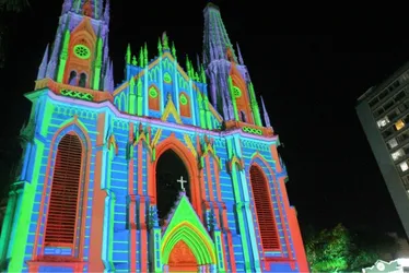 
          Imagem ilustrativa da imagem Caminhada luminosa pela paz no centro de Vitória
          