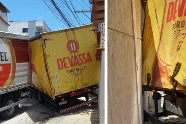 Imagem ilustrativa da imagem Caminhão de cerveja bate em muro de casa em Vila Velha