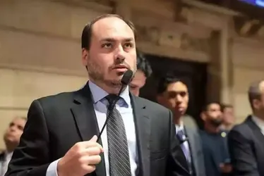 
          Imagem ilustrativa da imagem Carlos Bolsonaro fará favor ao Republicanos se migrar para o PL
          