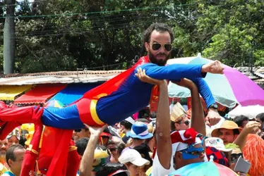 Imagem ilustrativa da imagem Carnaval de Olinda: saiba onde é possível pegar táxi e ou carros de aplicativos
