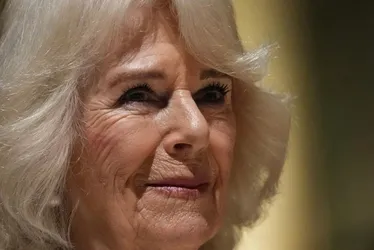 Imagem ilustrativa da imagem Charles III está indo extremamente bem após diagnóstico de câncer, diz Camilla