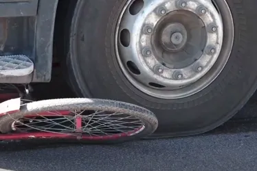 Imagem ilustrativa da imagem Ciclista morre atropelado na rodovia Darly Santos após se desequilibrar e cair