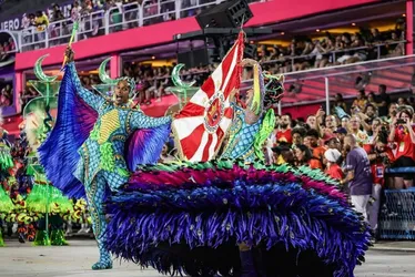 Imagem ilustrativa da imagem Com enredo de mitologia africana, Viradouro conquista Carnaval 2024 do RJ