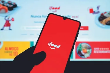 Imagem ilustrativa da imagem Com falha, iFood atrasa pagamento de motoboys e restaurantes