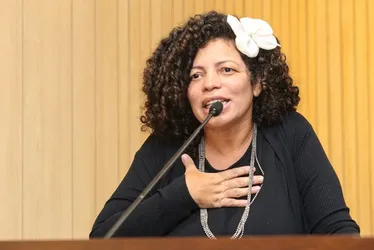 Imagem ilustrativa da imagem Comissão pede que agressor de mulher confundida seja acusado de transfobia