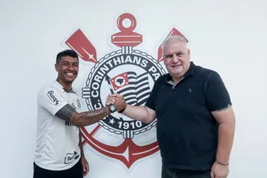 Imagem ilustrativa da imagem Corinthians anuncia renovação de contrato dos volantes Paulinho e Maycon