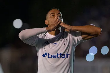 Imagem ilustrativa da imagem Cruzeiro vence Democrata, se reabilita e mantém a liderança do Grupo A do Mineiro
