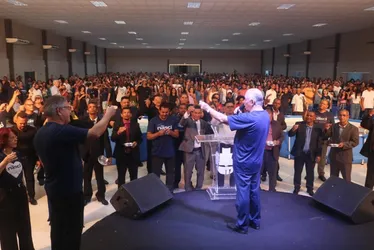 
          Imagem ilustrativa da imagem Cultos da virada com adoração, louvor e jantar nas igrejas
          