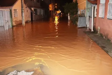 Imagem ilustrativa da imagem Defesa Civil alerta para risco de deslizamentos de terra e inundações no ES