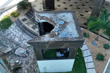 Imagem ilustrativa da imagem "Deus me livrou", diz porteiro após queda de fachada em prédio de Vila Velha
