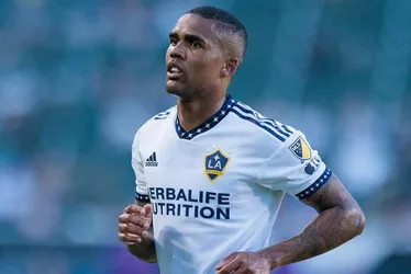 Imagem ilustrativa da imagem Douglas Costa compara Diniz a Guardiola e diz o motivo que o levou a jogar no Flu