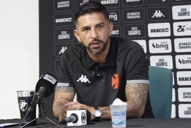 Imagem ilustrativa da imagem Emiliano Diaz exalta a torcida e a vitória do Vasco no Kleber Andrade