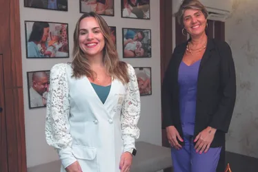 Imagem ilustrativa da imagem Enfermeira e médica deixam desfile das escolas de samba para fazer parto