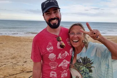 Imagem ilustrativa da imagem Espetáculo das tartarugas emociona turistas em Anchieta