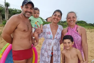 Imagem ilustrativa da imagem Espetáculo das tartarugas emociona turistas em Anchieta
