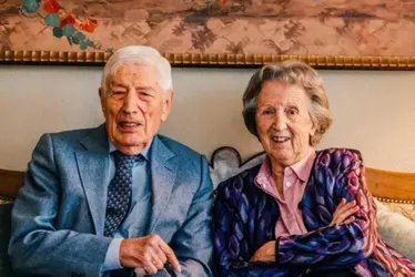 Imagem ilustrativa da imagem Ex primeiro-ministro holandês e mulher morrem "de mãos dadas" por eutanásia